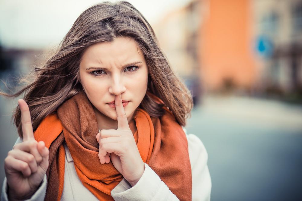 Chica pensativa. | Foto: Shutterstock Chica pensativa. | Foto: Shutterstock
