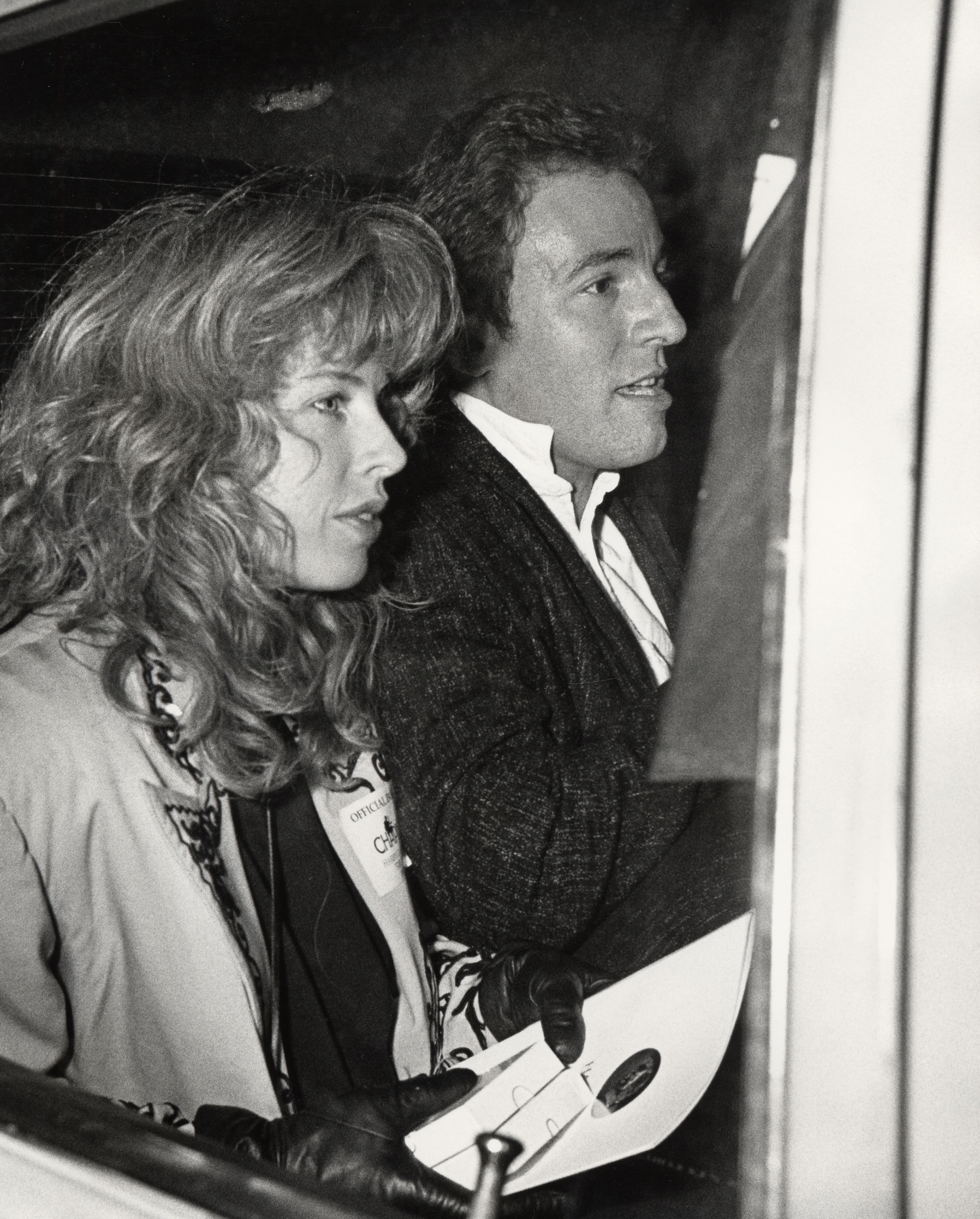 Julianne Phillips and Bruce Springsteen on December 07, 1987 | Source: Getty Images