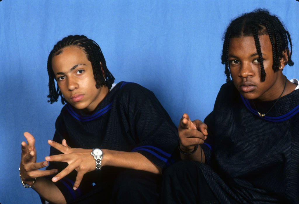 Rap group Kris Kross (aka Chris "Mac Daddy" Kelly and Chris "Daddy Mac" Smith) in a portrait taken on June 10, 1993. | Photo: Getty Images