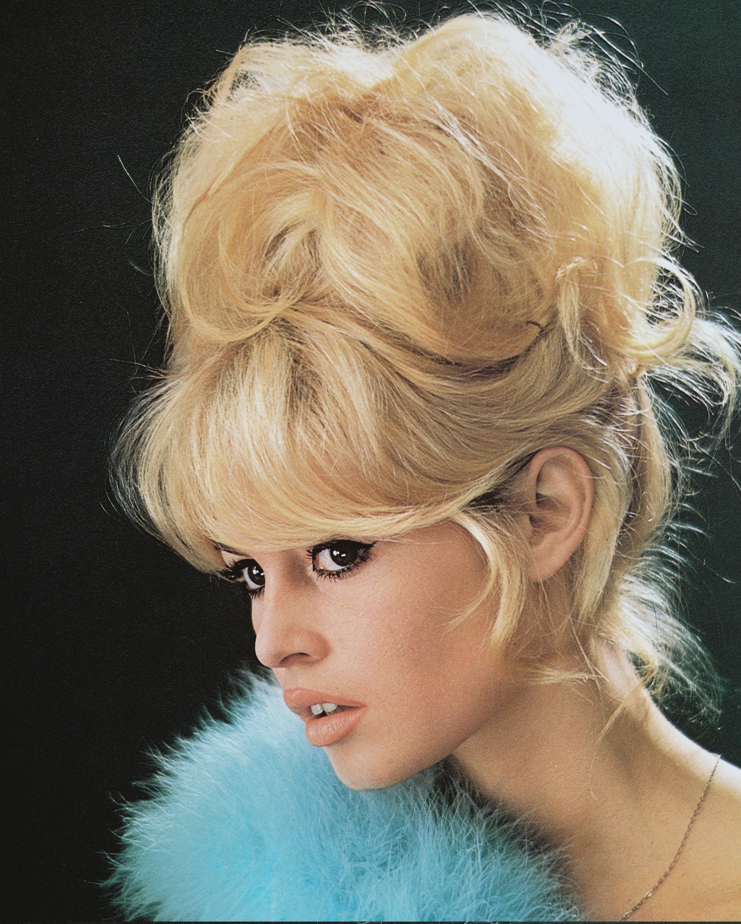 Brigitte Bardot posing for a picture in 1960. | Source: Getty Images