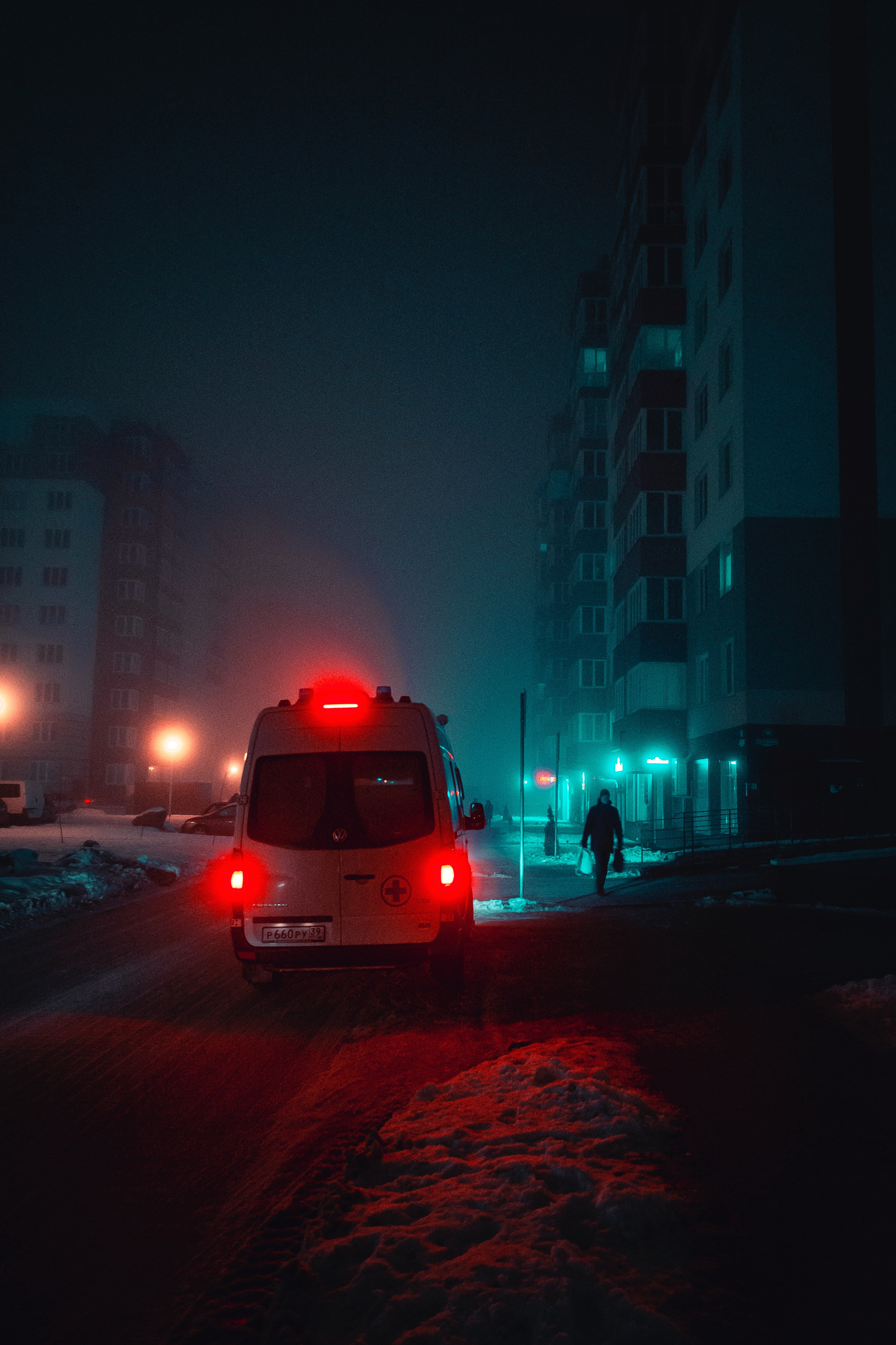Vista trasera de una ambulancia. | Foto: Pexels