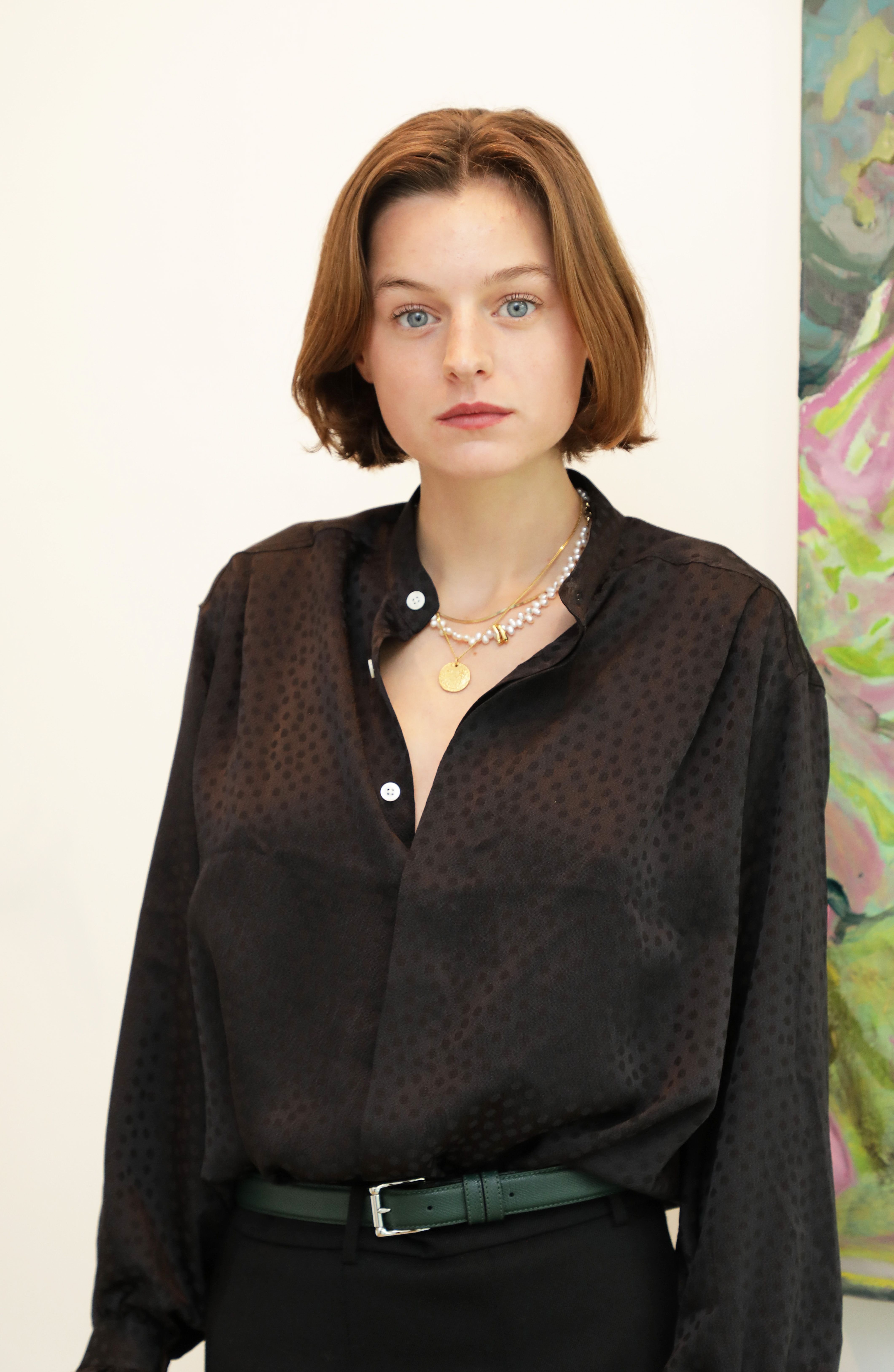  Emma Corrin at a VIP preview of "Go On Then: Tomo Campbell" at The Cob Gallery on October 08, 2020 | Getty Images 