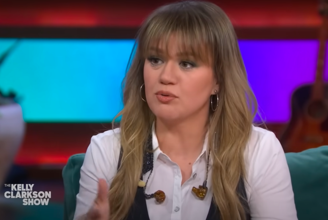 Kelly Clarkson talking about her prediabetic diagnosis on "The Kelly Clarkson Show" posted on January 30, 2024 | Source: YouTube/The Kelly Clarkson Show