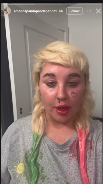 Amanda Bynes talking about dyeing her hair, dated May, 2025, on Instagram Stories | Source: Instagram/amandapandapandapanda1