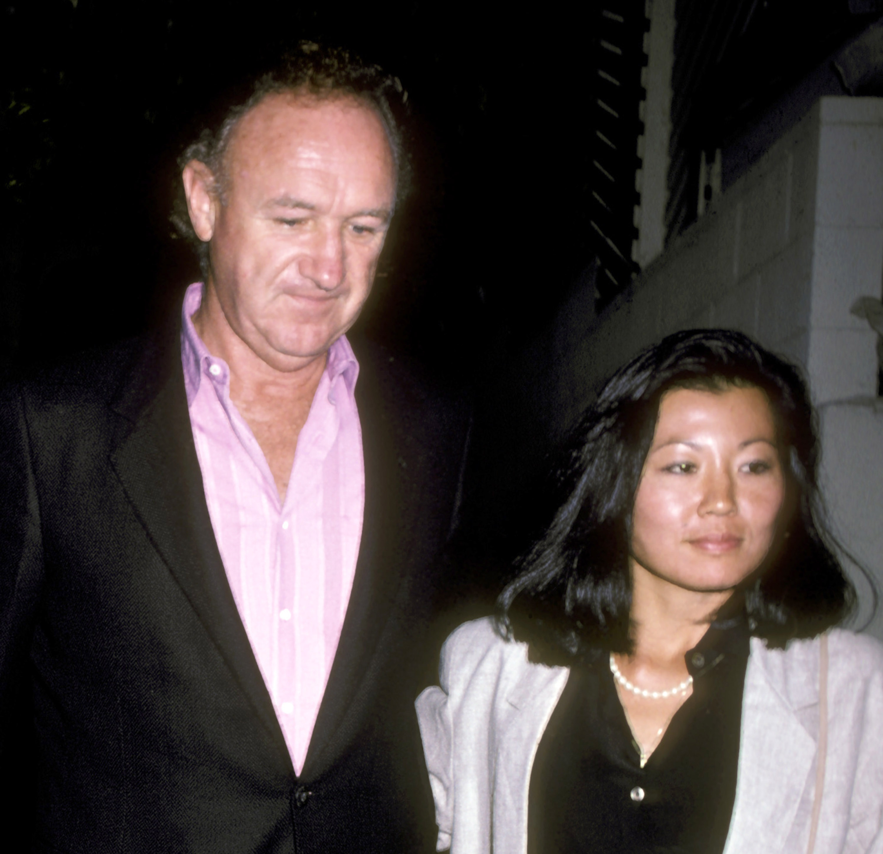 Gene Hackman and Betsy Arakawa are pictured at Spago, on September 5, 1986, in West Hollywood, California, United States | Source: Getty Images