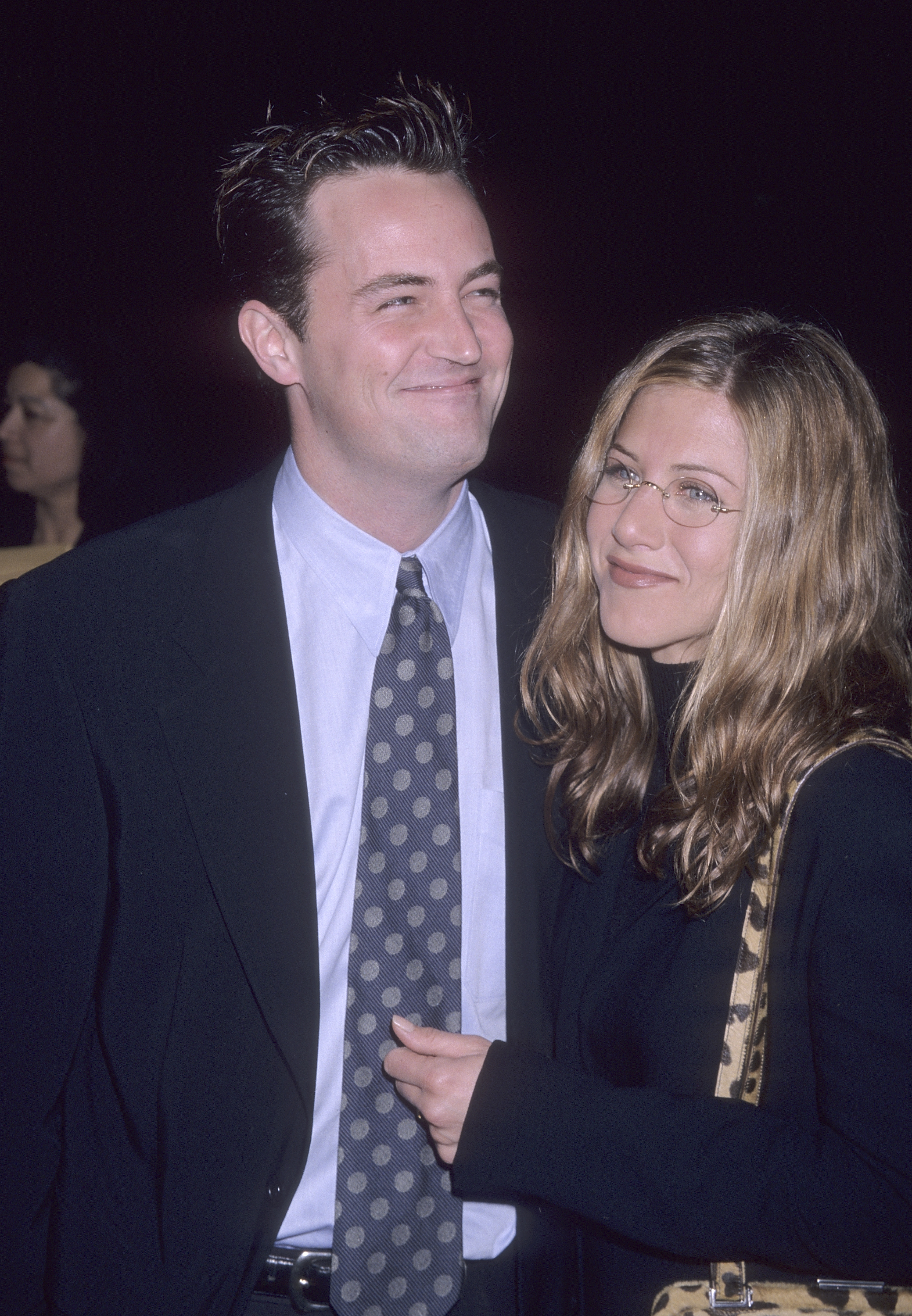 Matthew Perry and Jennifer Aniston at the "Kissing a Fool" premiere on February 18, 1998 in Westwood, California | Source: Getty Images
