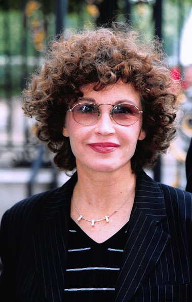 Portrait de la comédienne Marlène Jobert au festival du film en avril 1999 à Paris, France. (Photo by ARNAL-CHARRIAU/Gamma-Rapho via Getty Images)