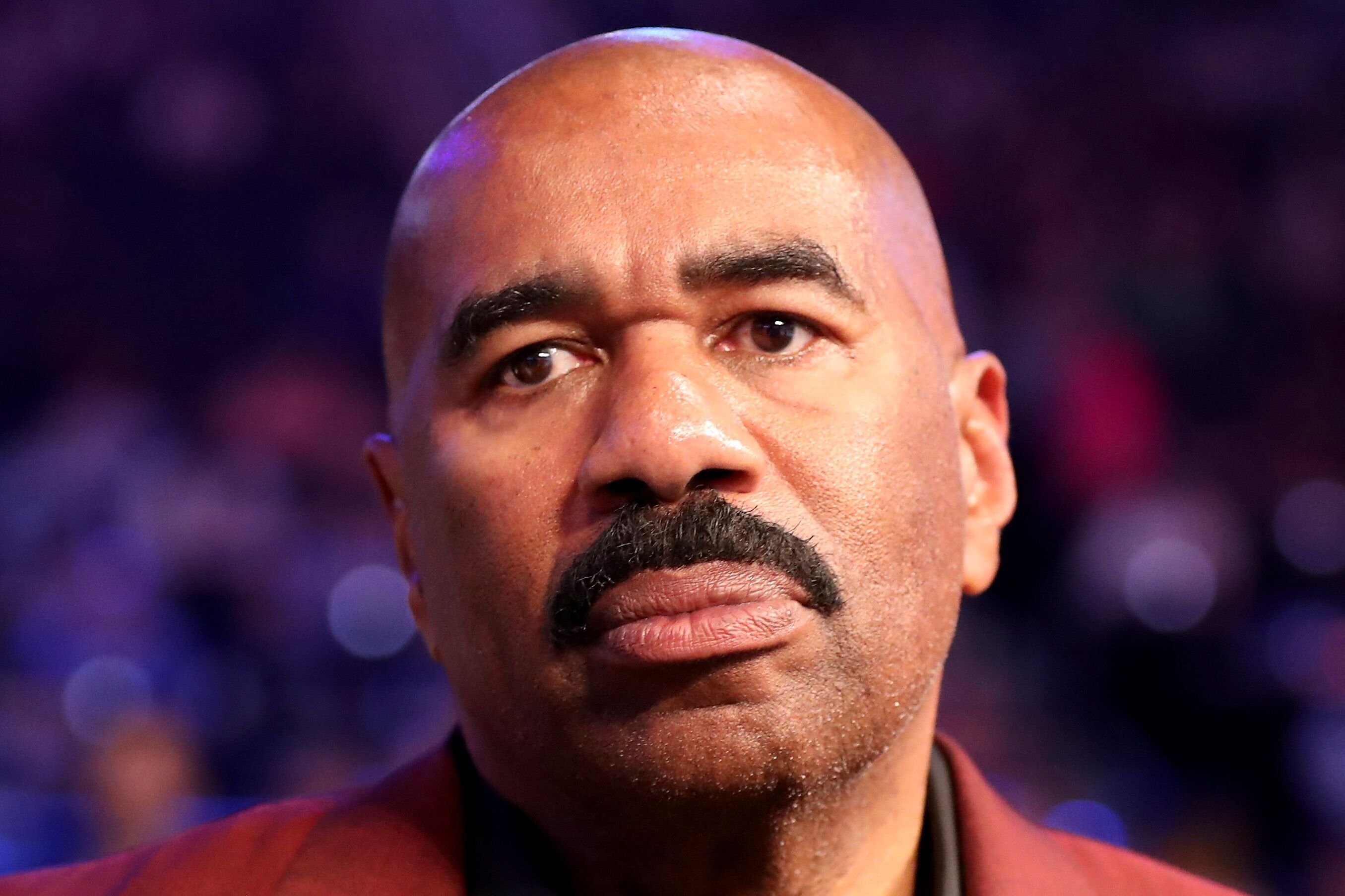 Steve Harvey at the super welterweight boxing match between Floyd Mayweather Jr. and Conor McGregor in Las Vegas in 2017 | Source: Getty Images