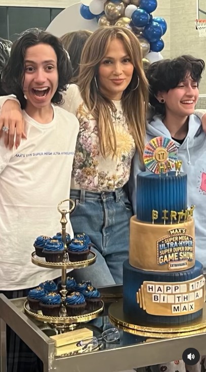 Jennifer Lopez celebrating Emme and Max Muñiz’s 17th birthday with cake and cupcakes on a post dated February 23, 2025 | Source: Instagram/jlo