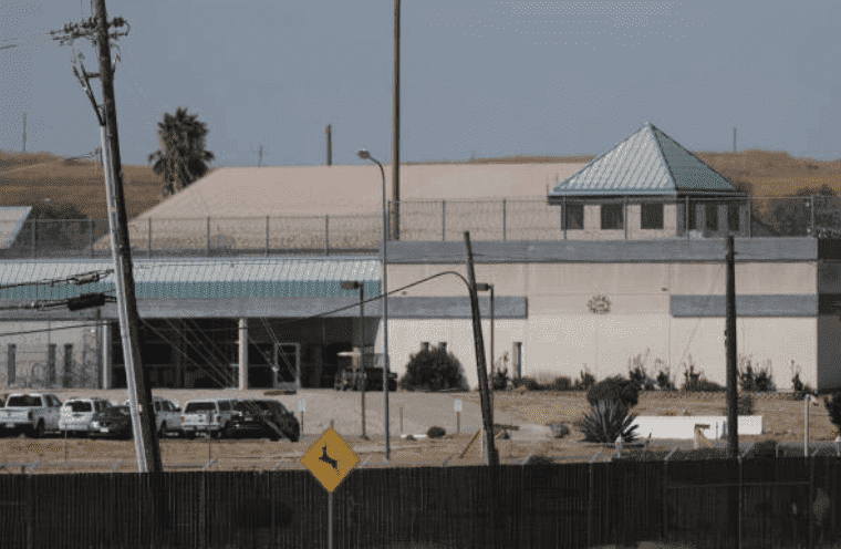 A view from outside the walls of the Federal Correctional Institution in Dublin, on September 13, 2014, California | Source: Anda Chu/MediaNews Group/The Mercury News via Getty Images