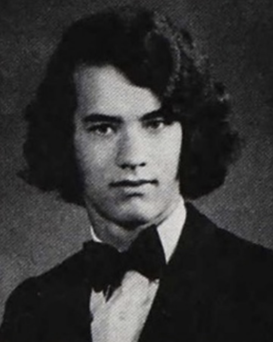 Tom Hanks' yearbook photo from a post dated May 22, 2020. | Source: X/tomhanks