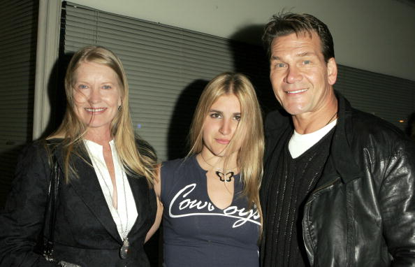 Lisa Swayze, Danielle Swayze and late "Dirty Dancing" actor, Patrick Swayze | Photo: Getty Images