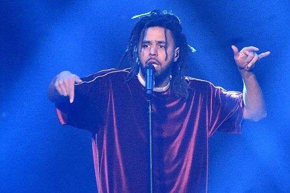  J. Cole performs onstage at J. Cole In Concert at Madison Square Garden on October 1, 2018 | Photo: Getty Images