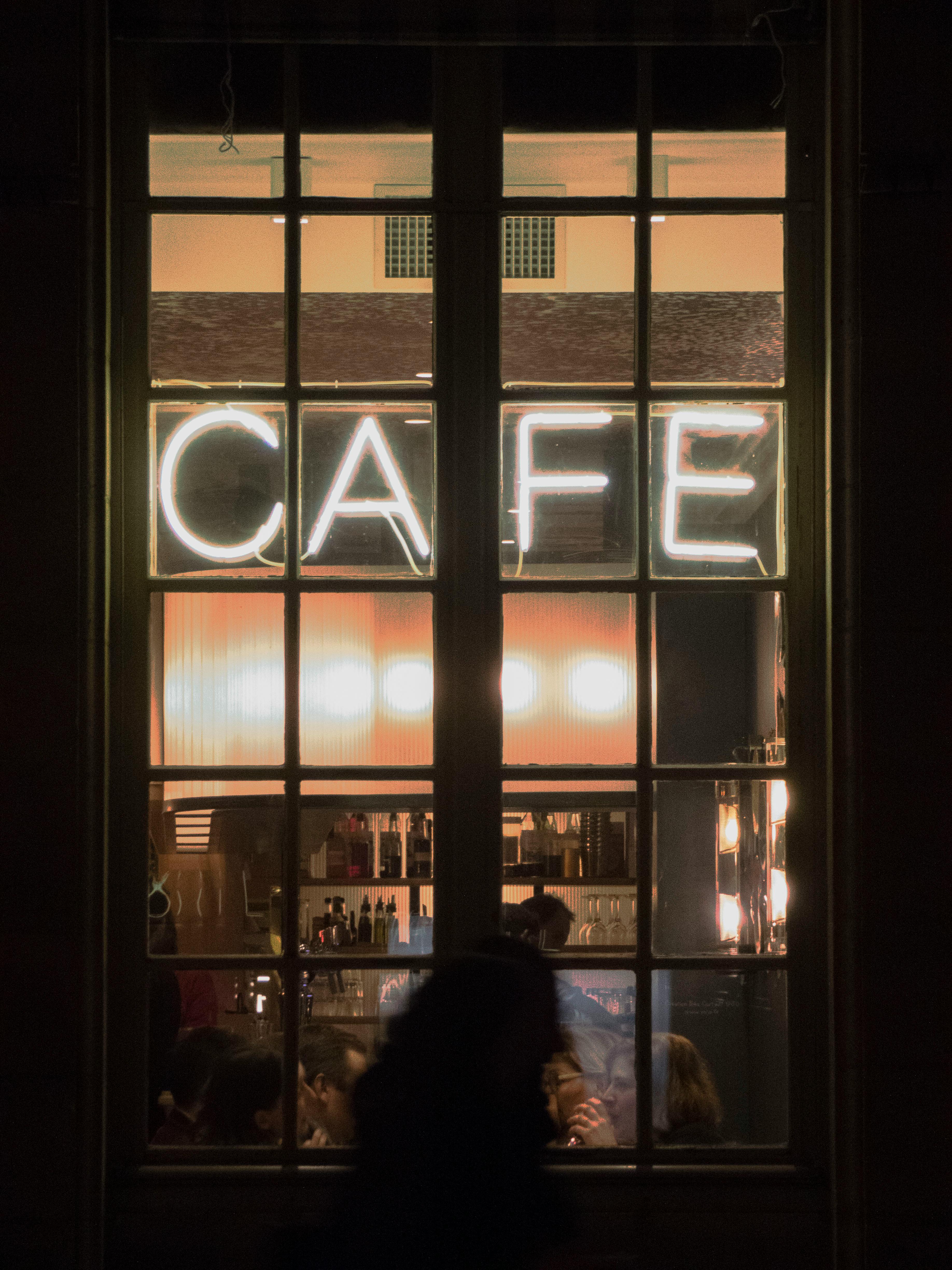 The exterior of a cafe | Source: Pexels