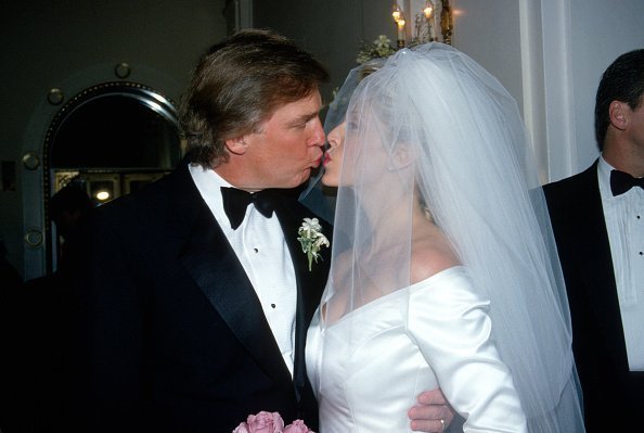 Donald Trump and Marla Maples at the Plaza Hotel December 20, 1993 in New York City | Photo: Getty Images