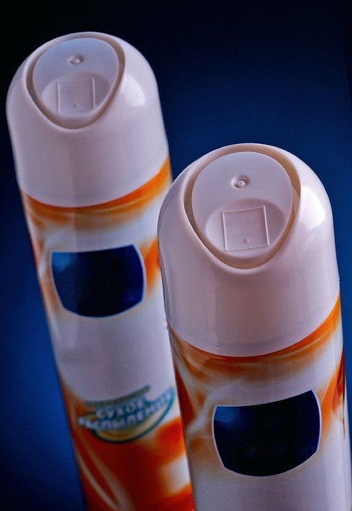 Productos desodorantes en aerosol. | Foto: Pixabay