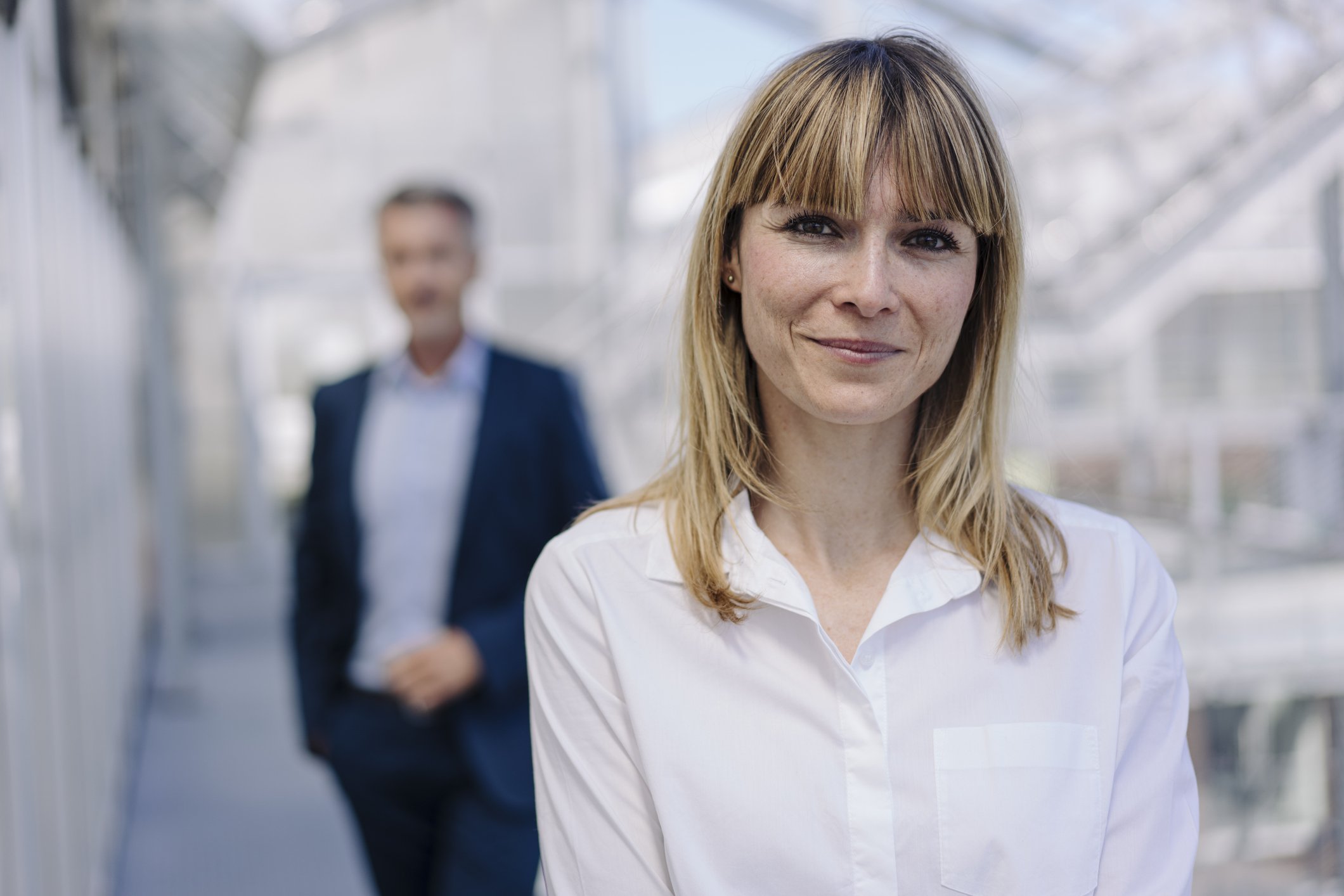 Une femme avec une frange. | Photo : Getty Images