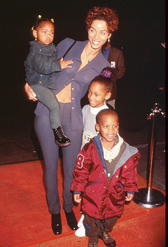 Nicole Murphy and her children, Miles Murphy, Bria Murphy, and Shayne Murphy attend a benefit at the Manhattan Children's Museum on October 3, 1996, New York City | Source: Getty Images (Photo by Evan Agostini/Liaison)