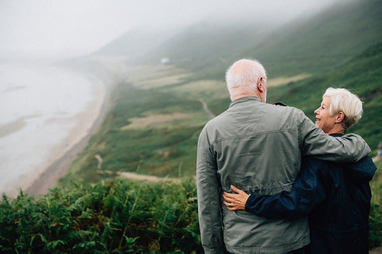 Pareja en la montaña. | Foto: Pexels Pareja en la montaña. | Foto: Pexels