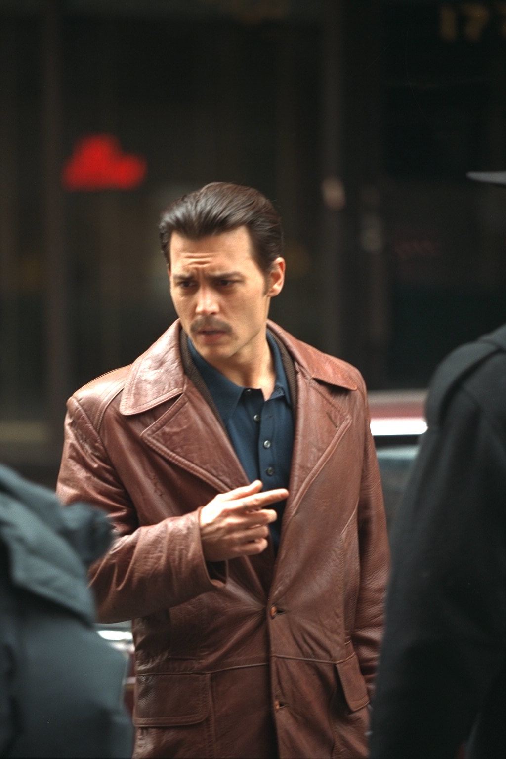 Johnny Depp on the set of "Donnie Brasco," 1996 | Source: Getty Images