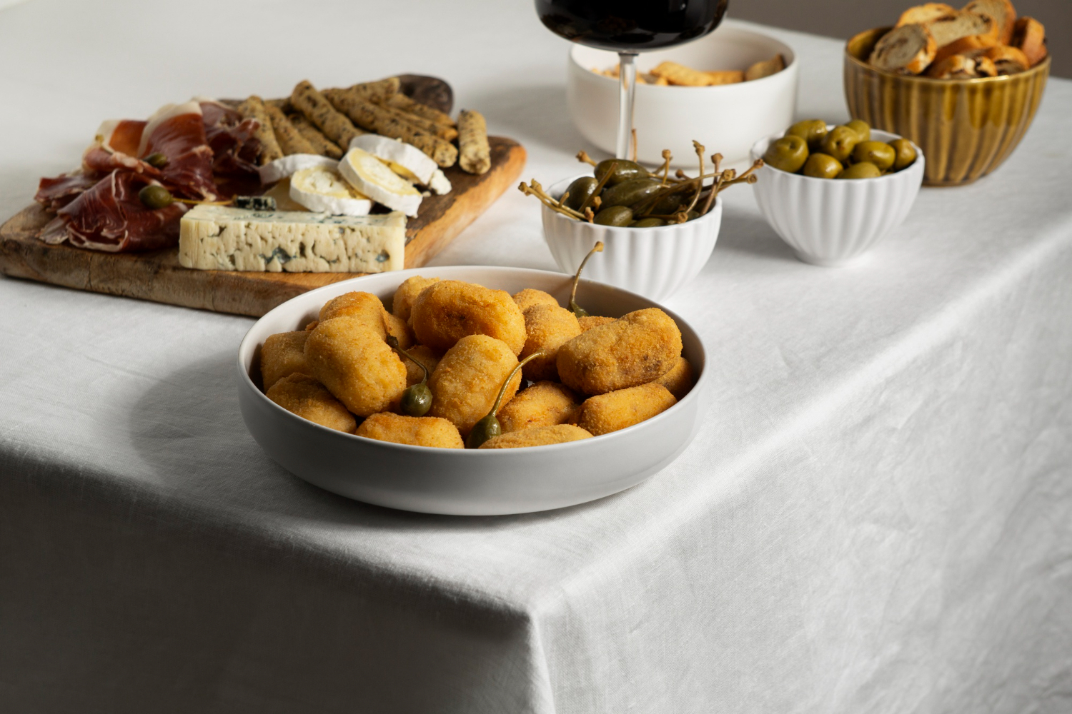 The snacks on a table | Source: Freepik