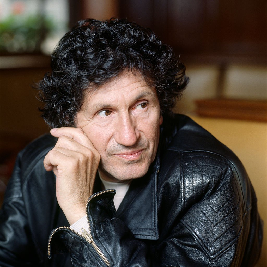 le chanteur et acteur français Marcel Mouloudji. | Photo : Getty Images le chanteur et acteur français Marcel Mouloudji. | Photo : Getty Images