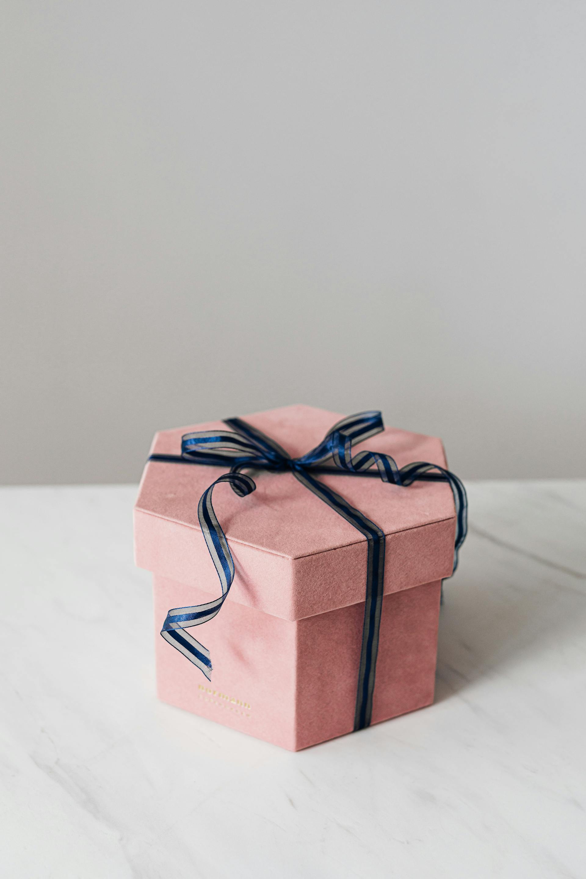 A gift box | Source: Pexels