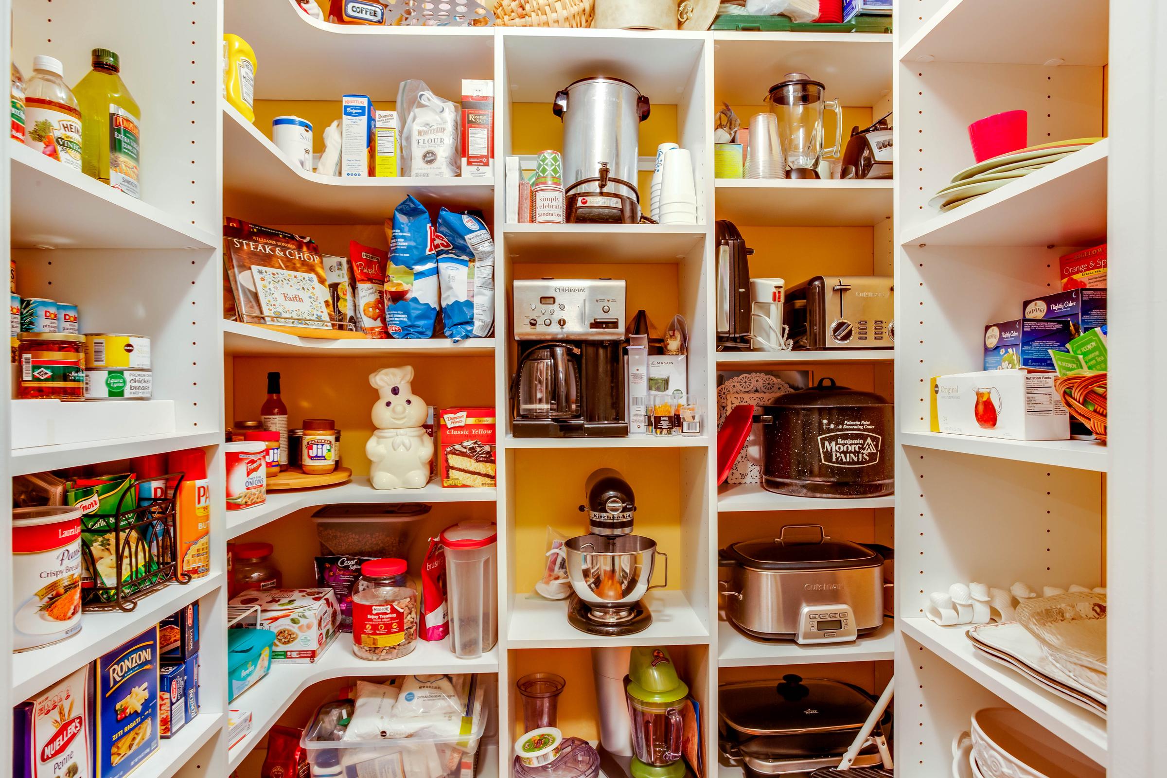 An organized pantry with only food and food-related items | Source: Shutterstock