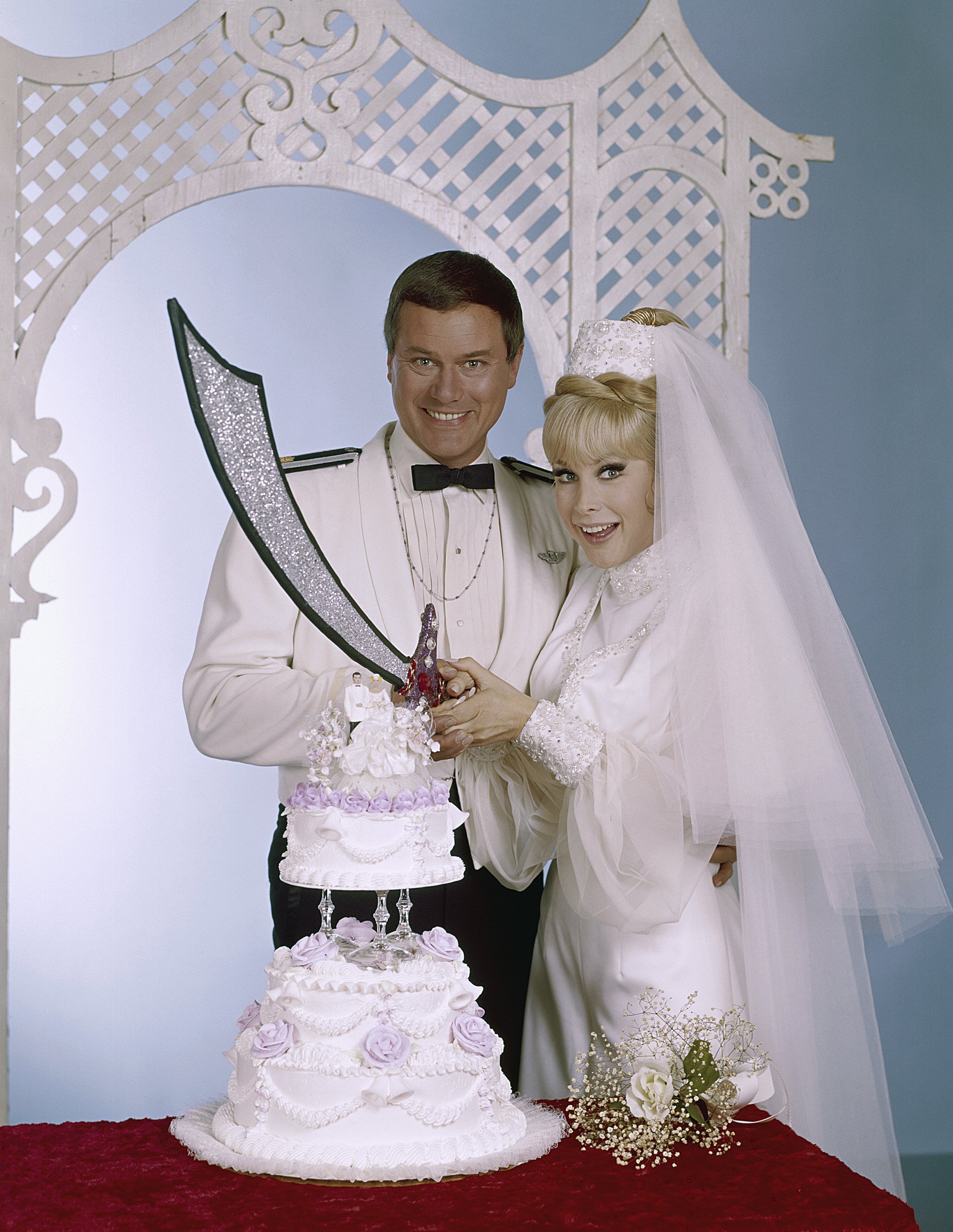 Pictured: TV stars Larry Hagman as Anthony 'Tony' Nelson and Barbara Eden as Jeannie during Season 5 of "I Dream of Jeannie" | Photo: Getty Images