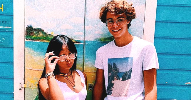 Qui est l'adorable jeune homme aux côtés de Jade Hallyday sur une photo ?