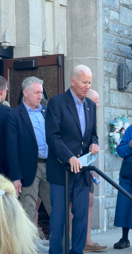 Joe Biden about to walk down steps; his scar prominently visible. | Source: Instagramfredkargar