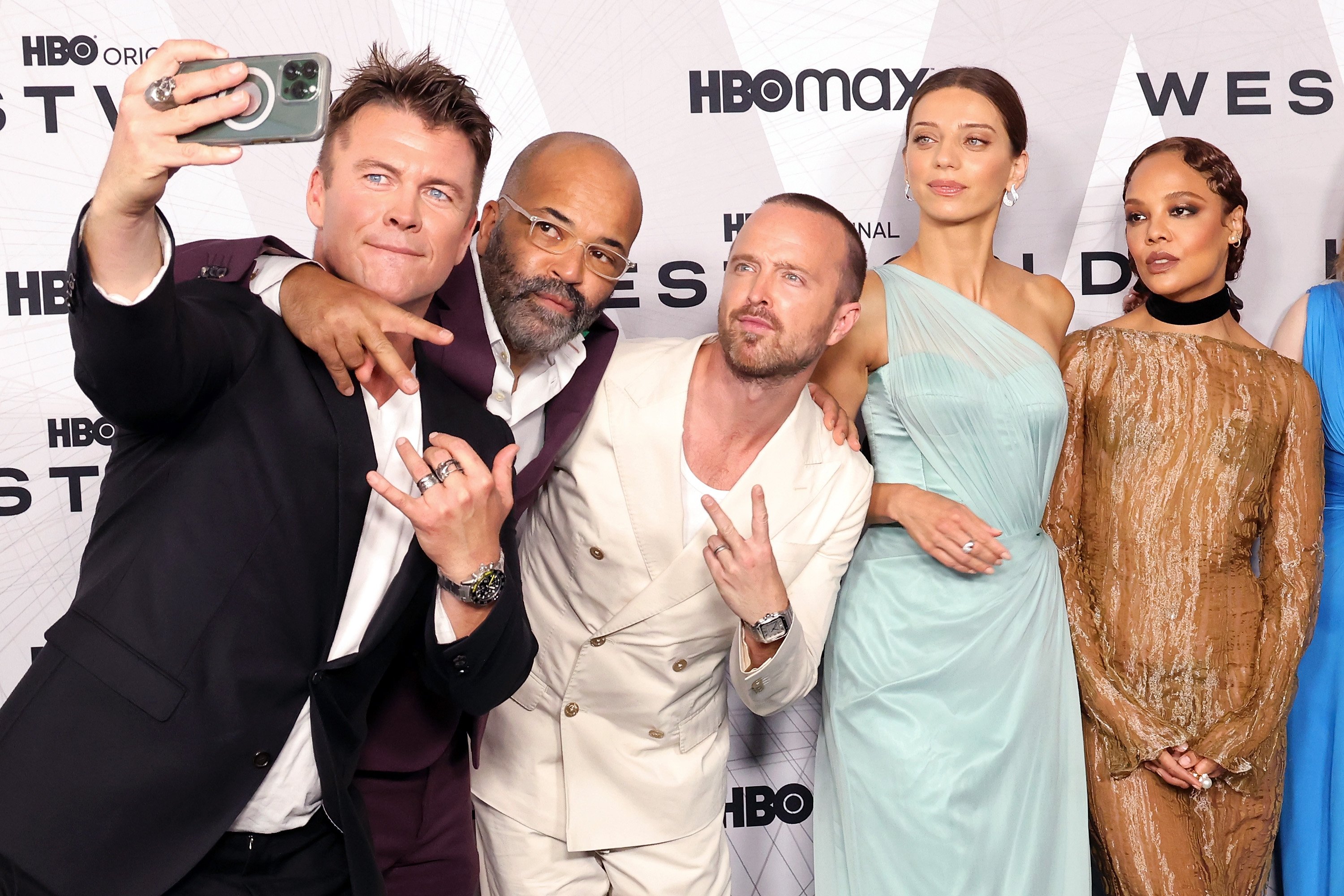 Luke Hemsworth, Jeffrey Wright, Aaron Paul, Angela Sarafyan and Tessa Thompson attend the HBO premiere "Westworld" Season 4 on June 21, 2022 in New York.  |  Source: Getty Images