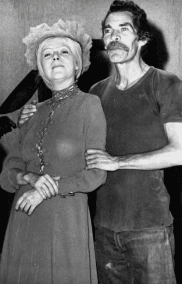 Angelines Fernández “Doña Cleotilde” y Ramón Valdés “Don Ramón”, de “El Chavo del 8”. | Foto: YouTube/Tu COSMOPOLIS Angelines Fernández “Doña Cleotilde” y Ramón Valdés “Don Ramón”, de “El Chavo del 8”. | Foto: YouTube/Tu COSMOPOLIS