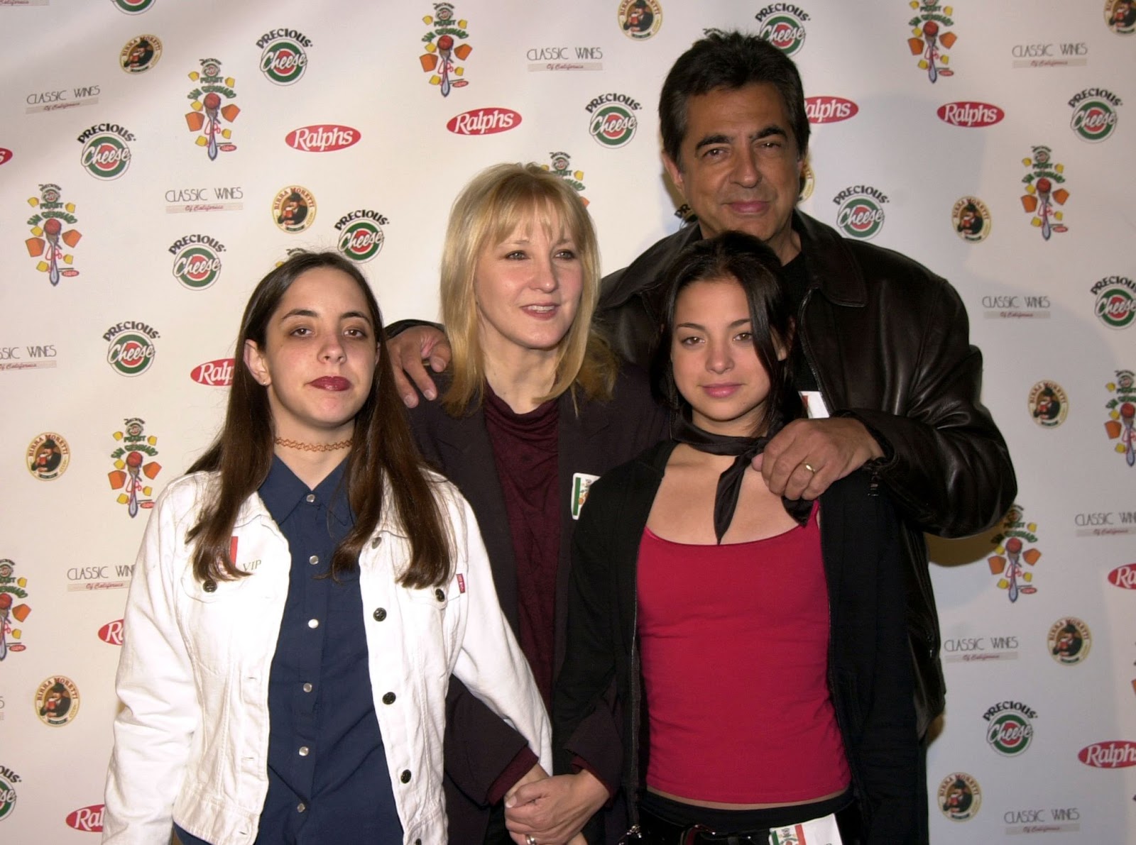 Mia, Gia, and Joe Mantegna with Arlene Vrhel at the 2nd Annual Feast of San Gennaro in 2003. | Source: Getty Images