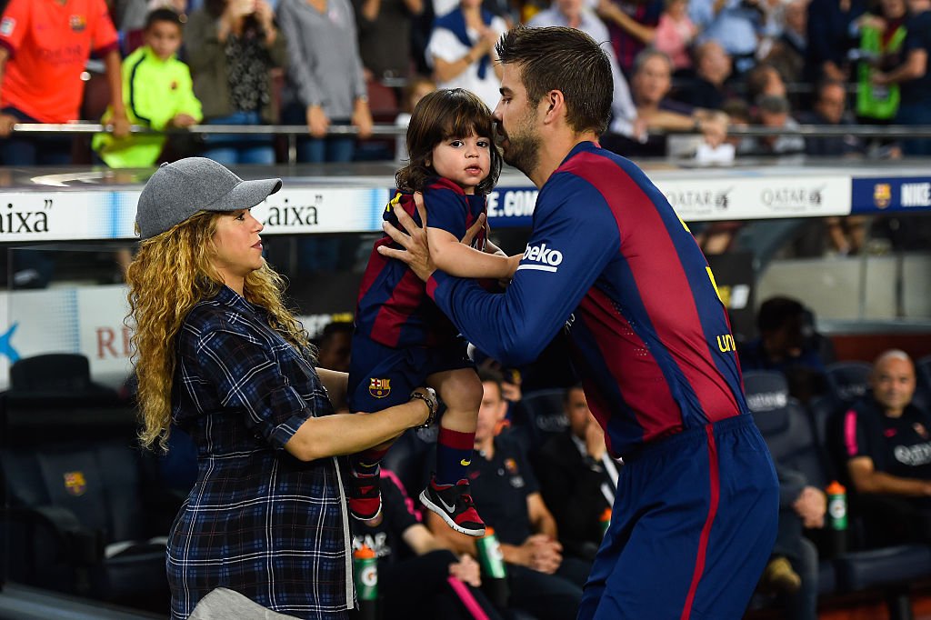 Shakira, Milan y Gerard en un partido de La Liga. | Fuente: Getty Images