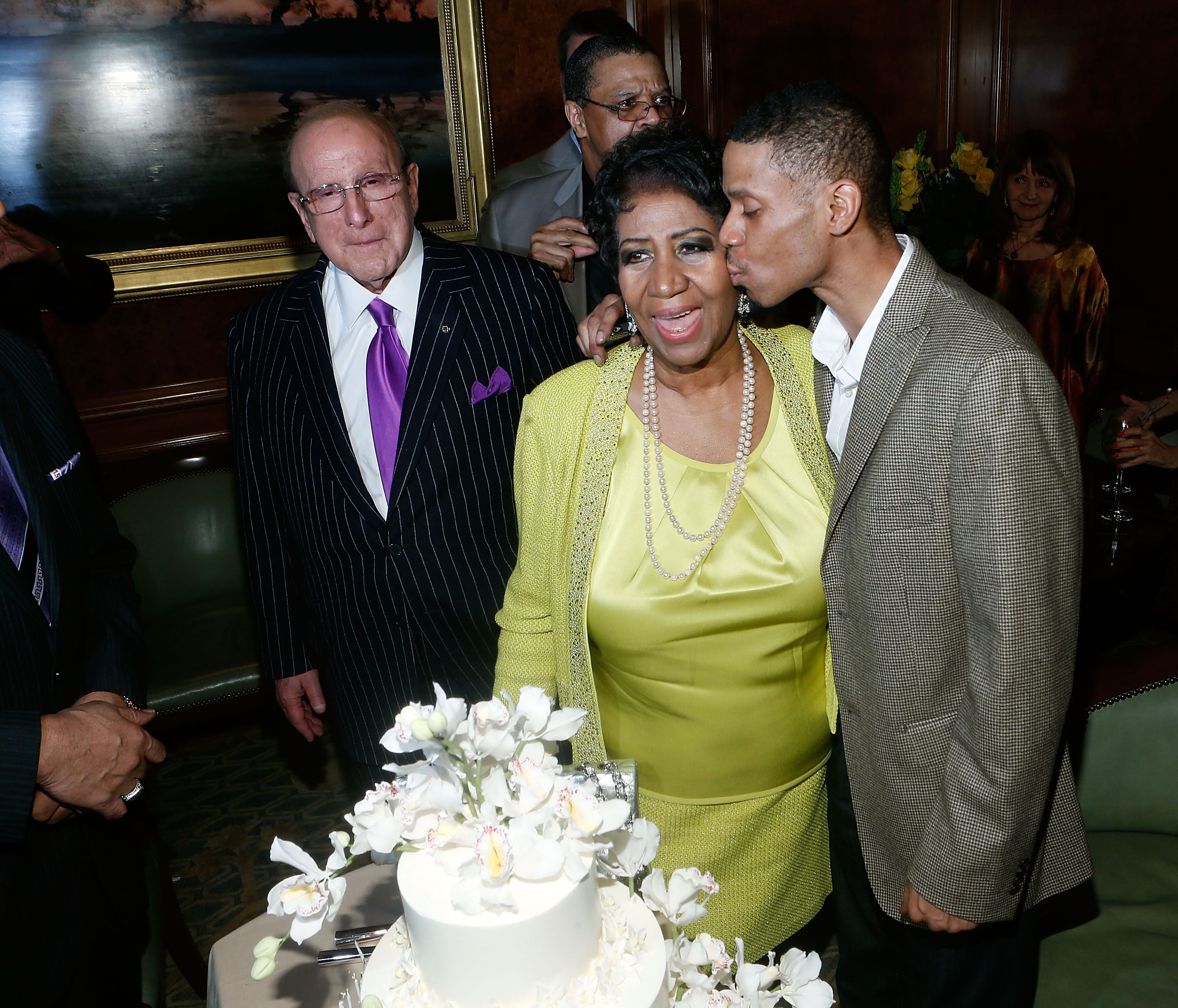 Kecalf Franklin giving his mother a kiss | Source: Getty Images / GlobalImagesUkraine