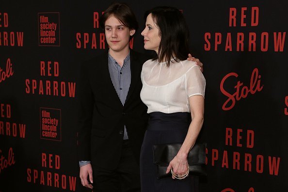 William Atticus Parker and Mary Louise Parker at the premiere of "Red Sparrow" on February 26, 2018 | Photo: Getty Images