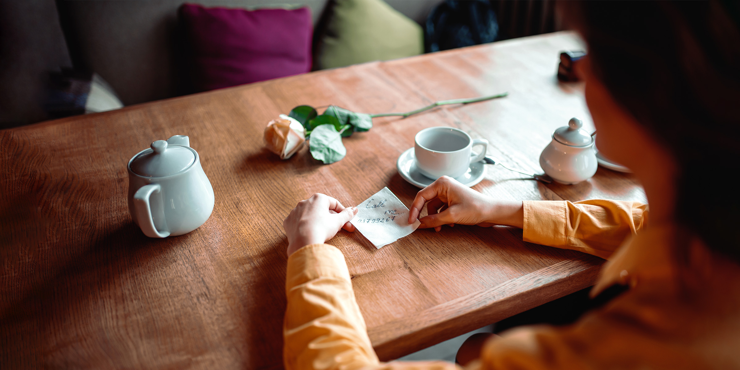 Woman reading a note | Source: Shutterstock