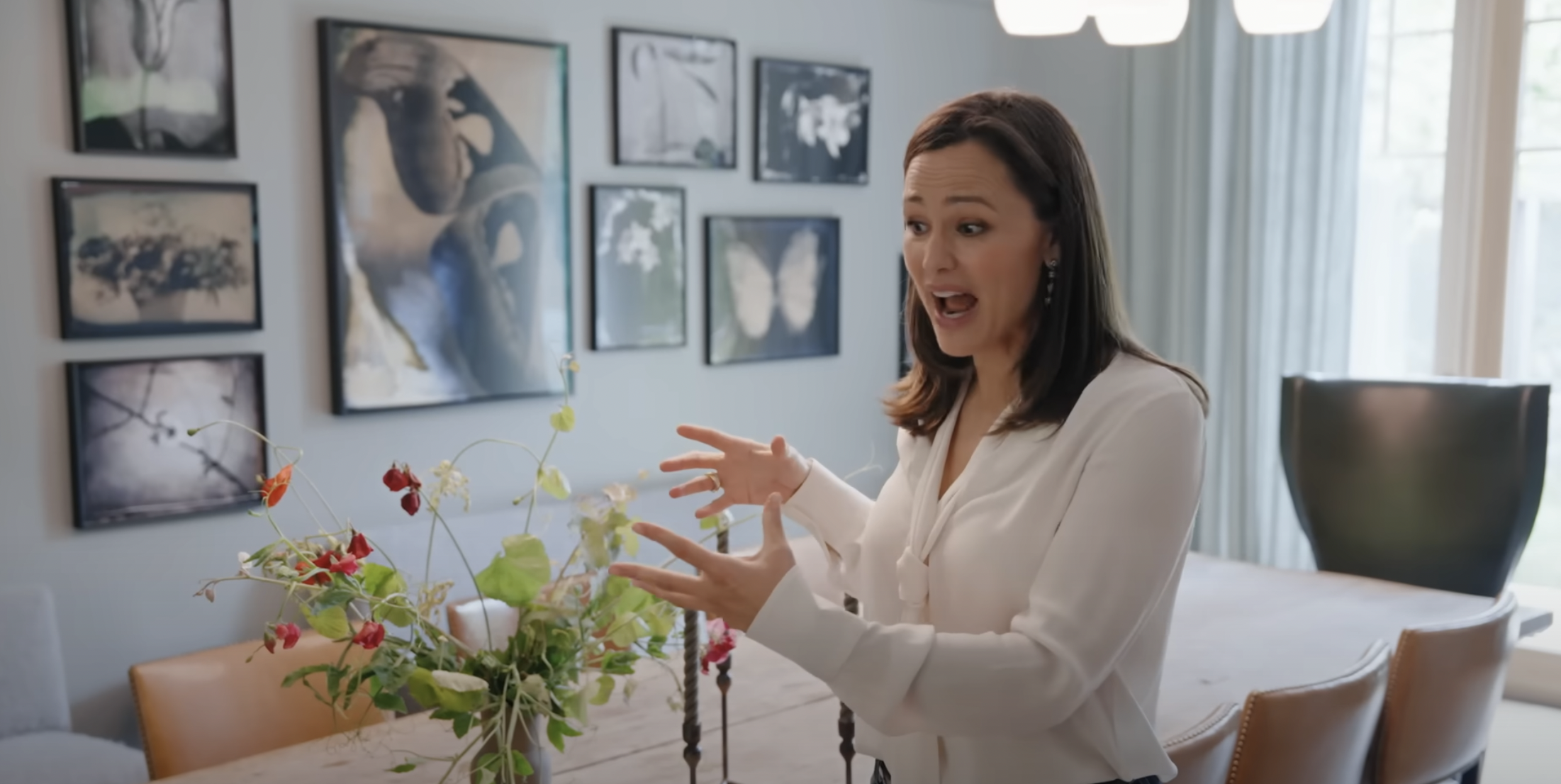 A look at Jennifer Garner's dining room from a post dated September 3, 2024. | Source: YouTube/Architectural Digest