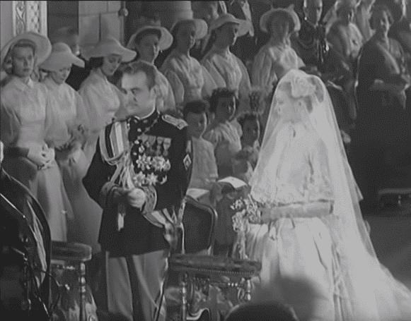 Grace Kelly and Prince Rainier III of Monaco's wedding. |Photo: YouTube/ British Pathe.