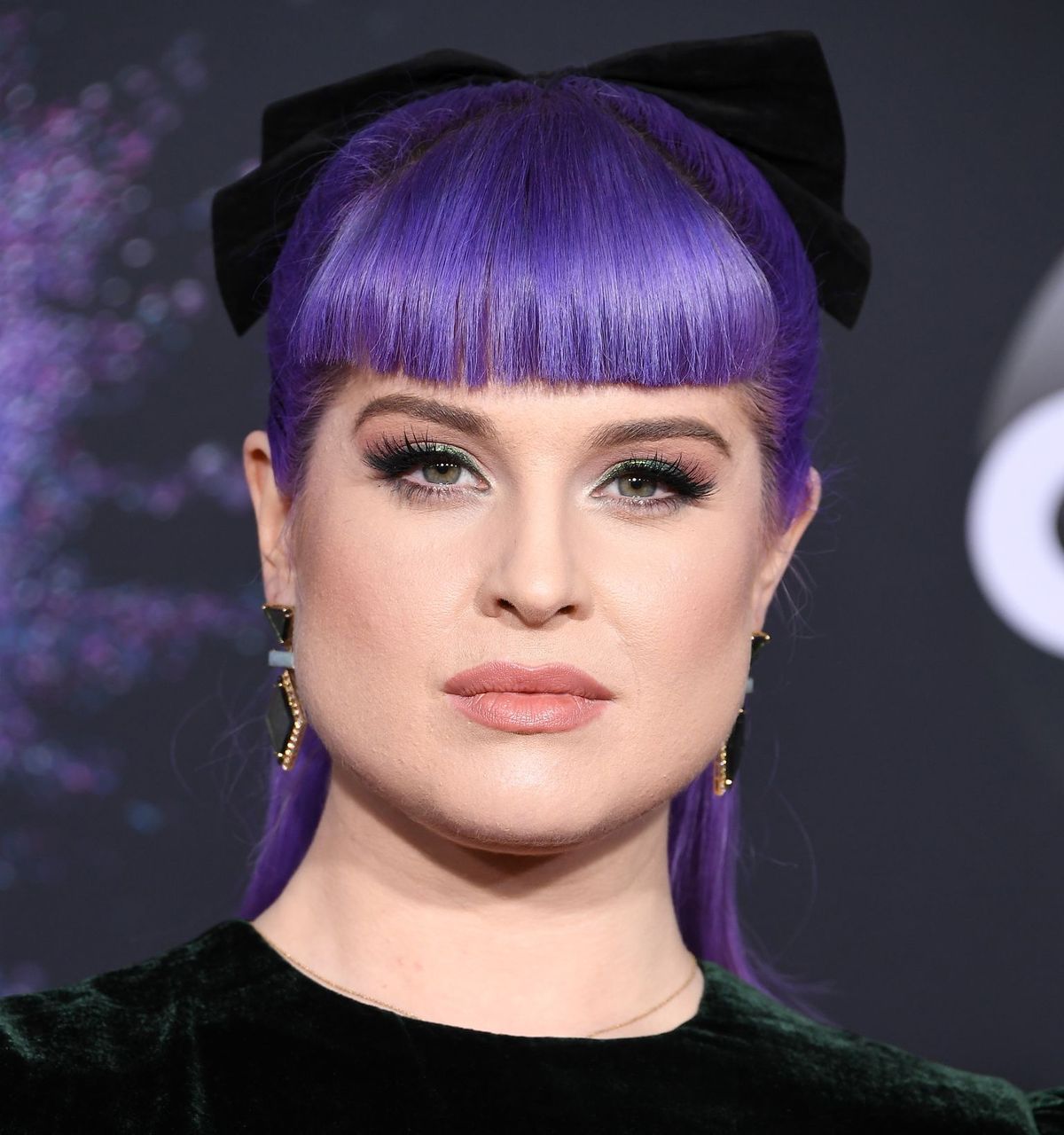 Kelly Osbourne at the 2019 American Music Awards  on November 24, 2019 in LA | Getty Images
