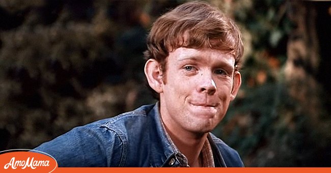 Jon Walmsley on a scene of the TV series, "The Waltons." | Photo: youtube/JimBobWaltonLover