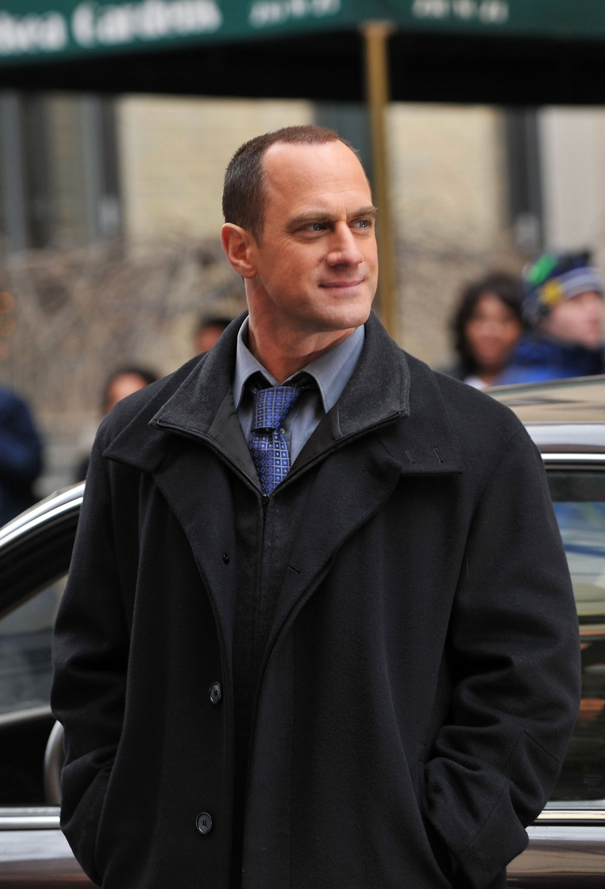 Christopher Meloni on location for "Law & Order: SVU" on the streets of Manhattan on January 26, 2010 | Photo: Getty Images