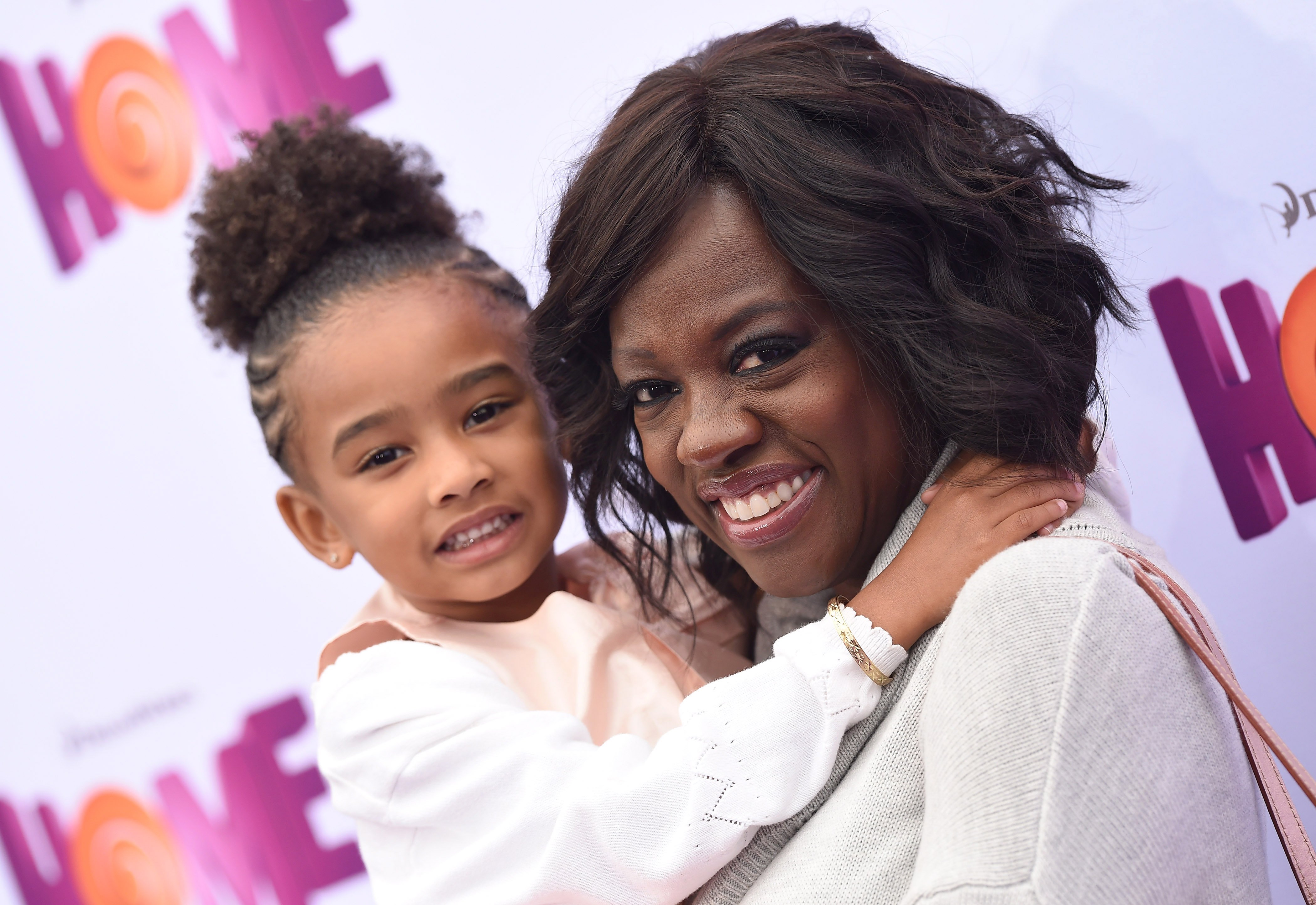 Actress Viola Davis and daughter Genesis Tennon arrive at the Los Angeles premiere of 'HOME' at Regency Village Theatre on March 22, 2015|Photo: Getty Images
