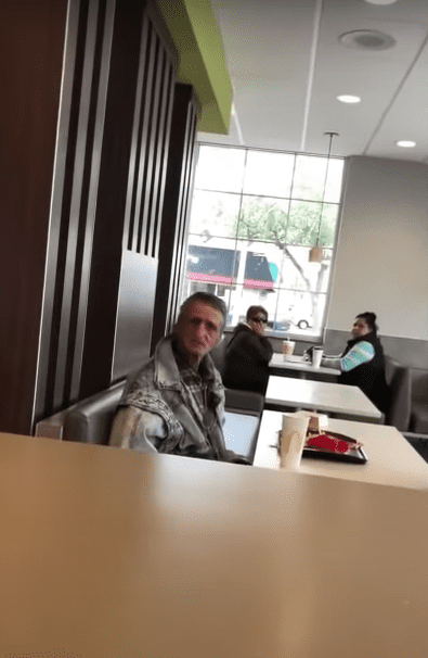 Homeless elderly man James Owens was kicked out of McDonald's Myrtle Beach after being treated to a meal by a customer. | Source: youtube.com/Jovan YN