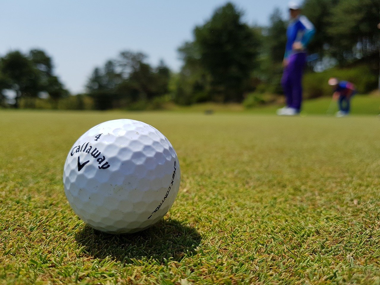 A golf ball. Image credit: Pixabay