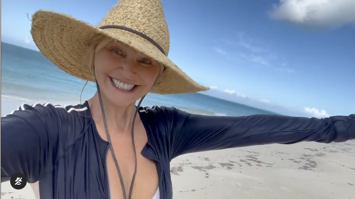 Christie Brinkley at the beach, dated January 2022 | Source: Instagram/ChristieBrinkley