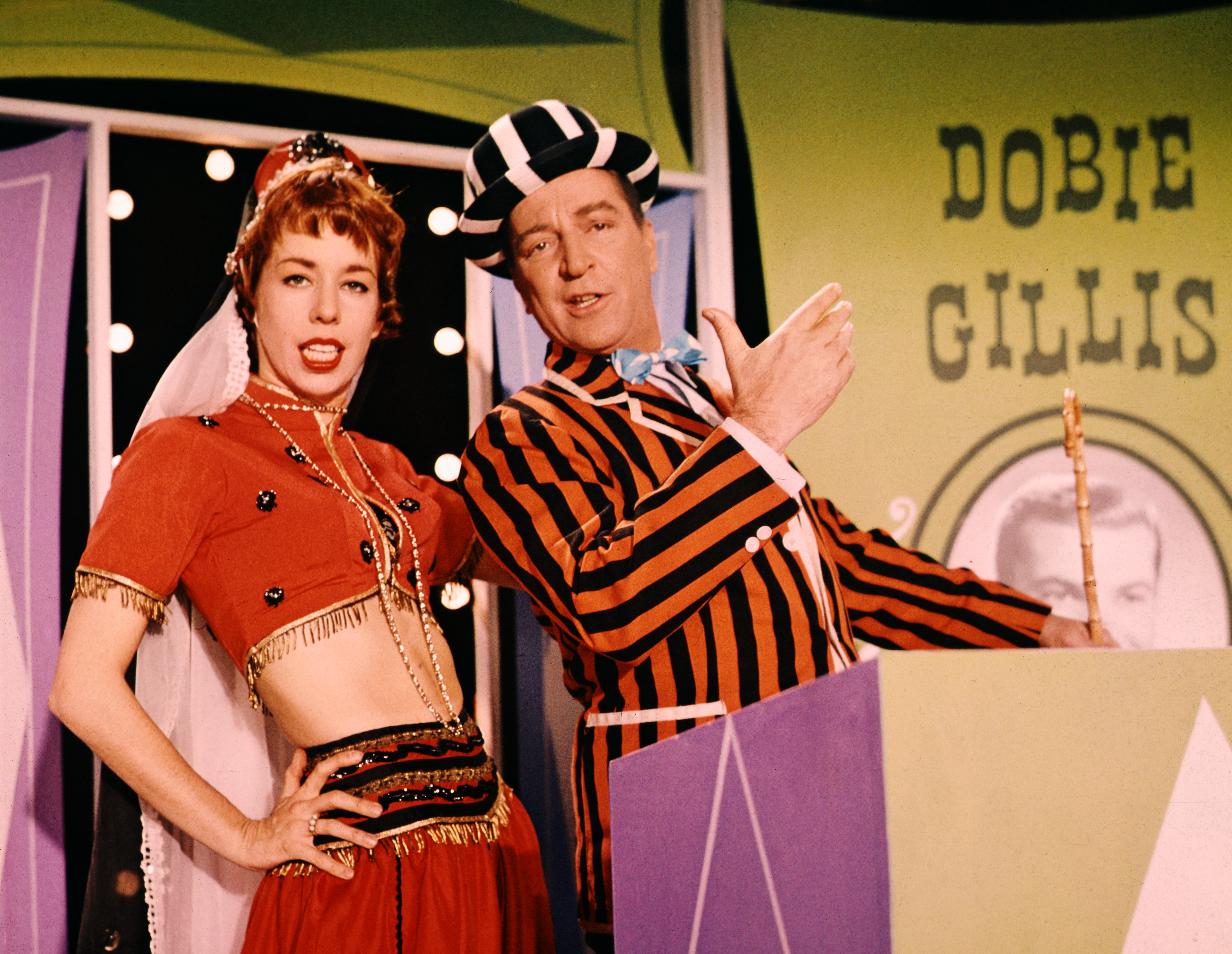 Carol Burnett and Gary Moore on "The Gary Moore Show," circa 1959 | Source: Getty Images