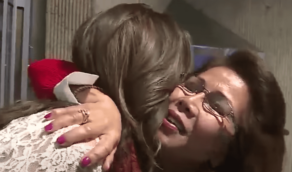 A mother reunites with her daughters after 40 years apart | Photo: Youtube/KMBC 9 