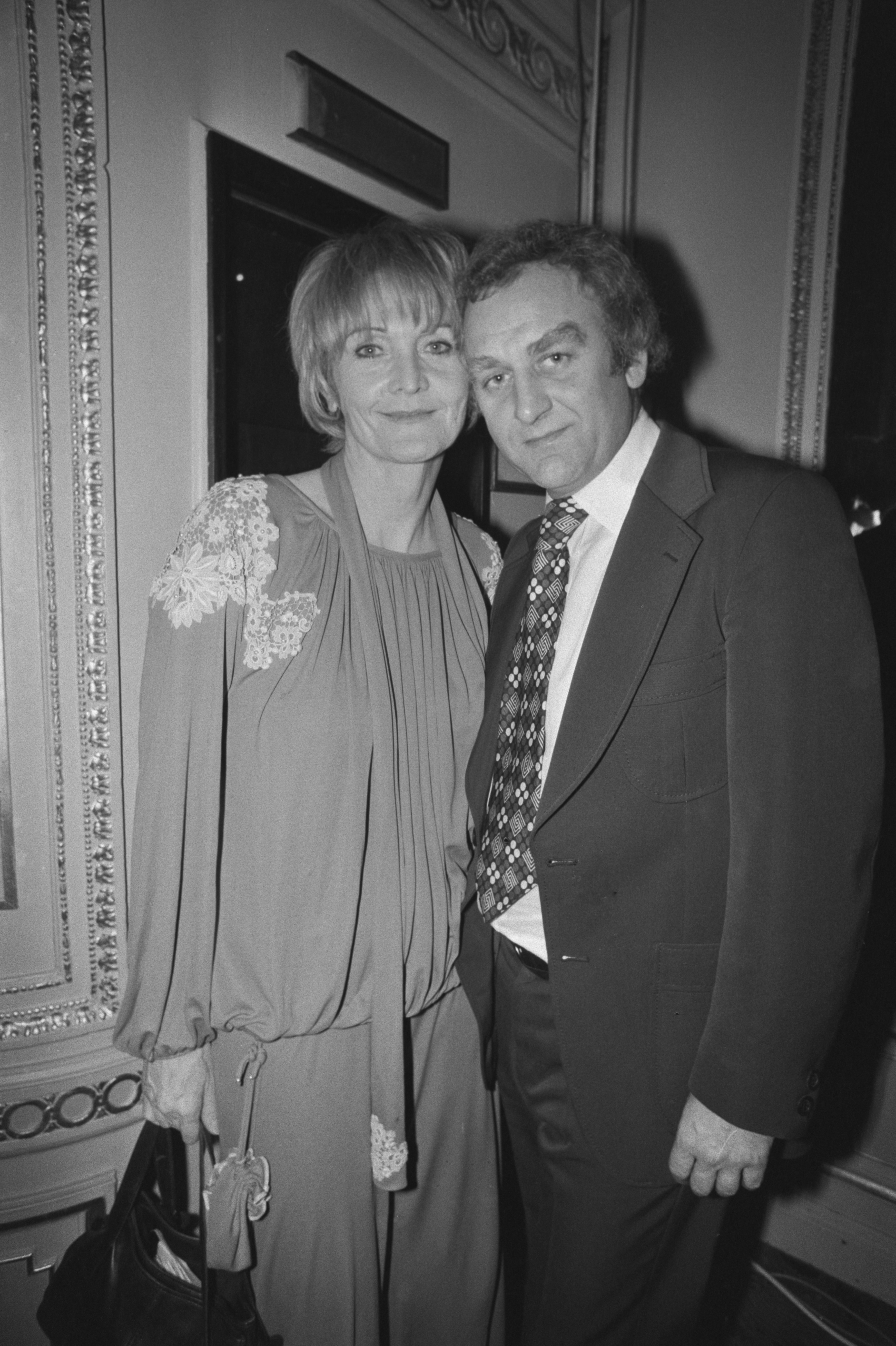 Sheila Hancock and her husband, British actor John Thaw (1942-2002), in London, England, in December 1976 | Photo: Getty Images